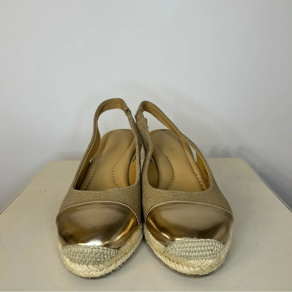 Easy Spirit Metallic Gold Margie Platform Wedge Slingbacks, Size 7 - Picture 3 of 6